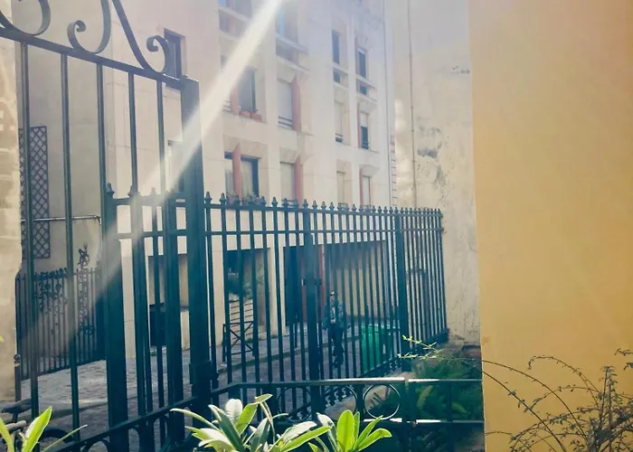 Elegant Flat In The Historic Center Of Paris